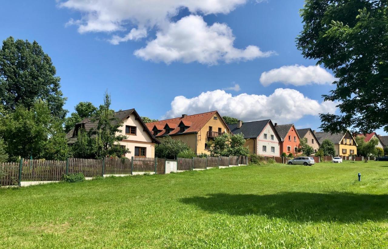 Ferienwohnung Fox Hostka  Exterior foto